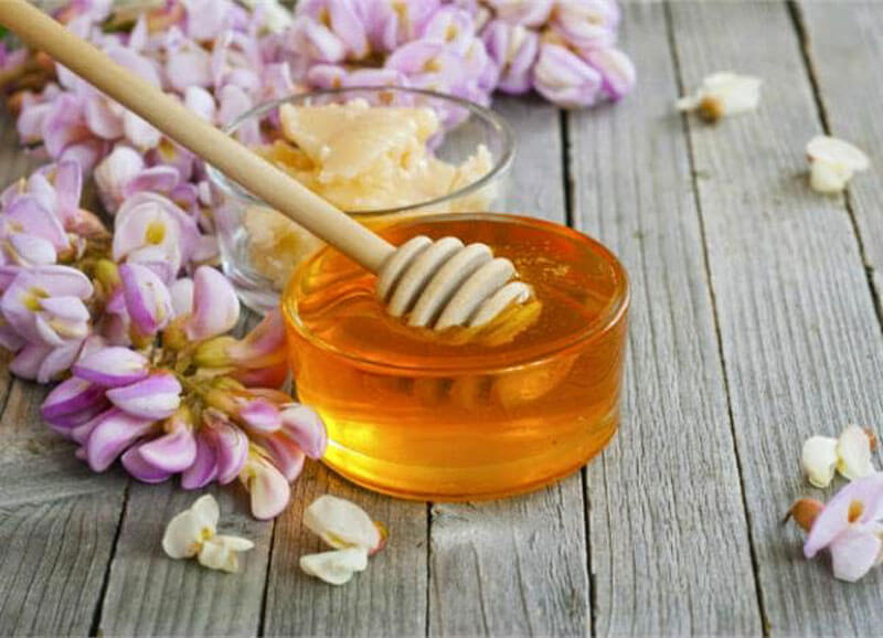 8 DIY Honey Facial Mask Recipes with Essential Oils